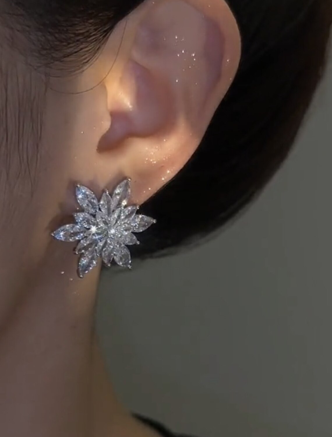 AerbaDress Women's Zircon Stud Earrings Fine Jewelry Flower Shape Stylish Simple Jewelry Silver For Gift Festival 1 Pair