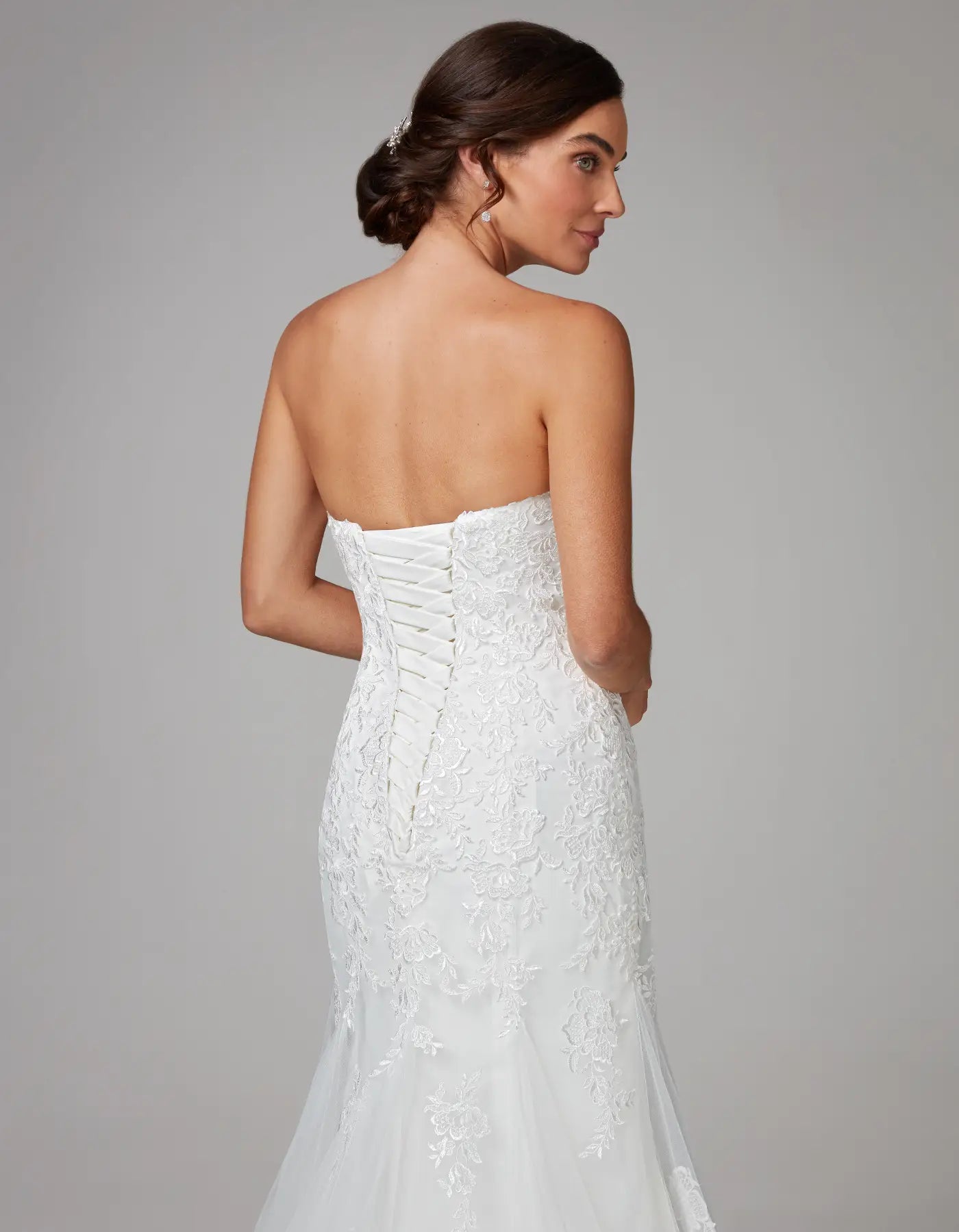 AerbaDress a strapless tulle mermaid with fine floral lace