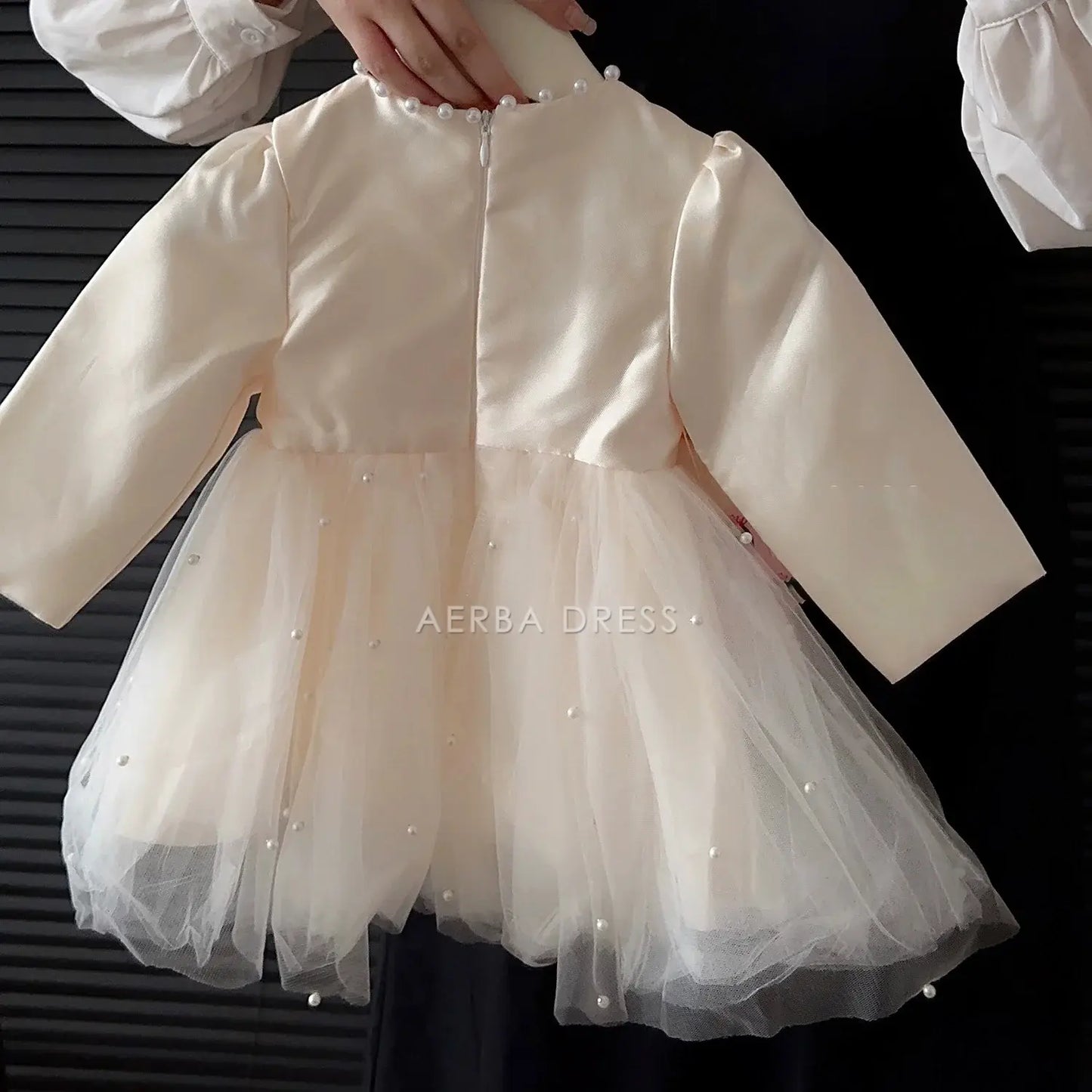 Wedding Flower Girl Dress Exquisite A Line Long Sleeves Round Neck Beadwork Bow Tutu Dress Girl Formal Dress One-Year-Old Birthday Party Dress Cute Girl Princess Dress