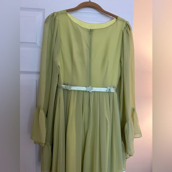 Sheath / Column Mother of the Bride Dress Wedding Guest Party Elegant Scoop Neck Floor Length Chiffon Long Sleeve with Pleats Crystals