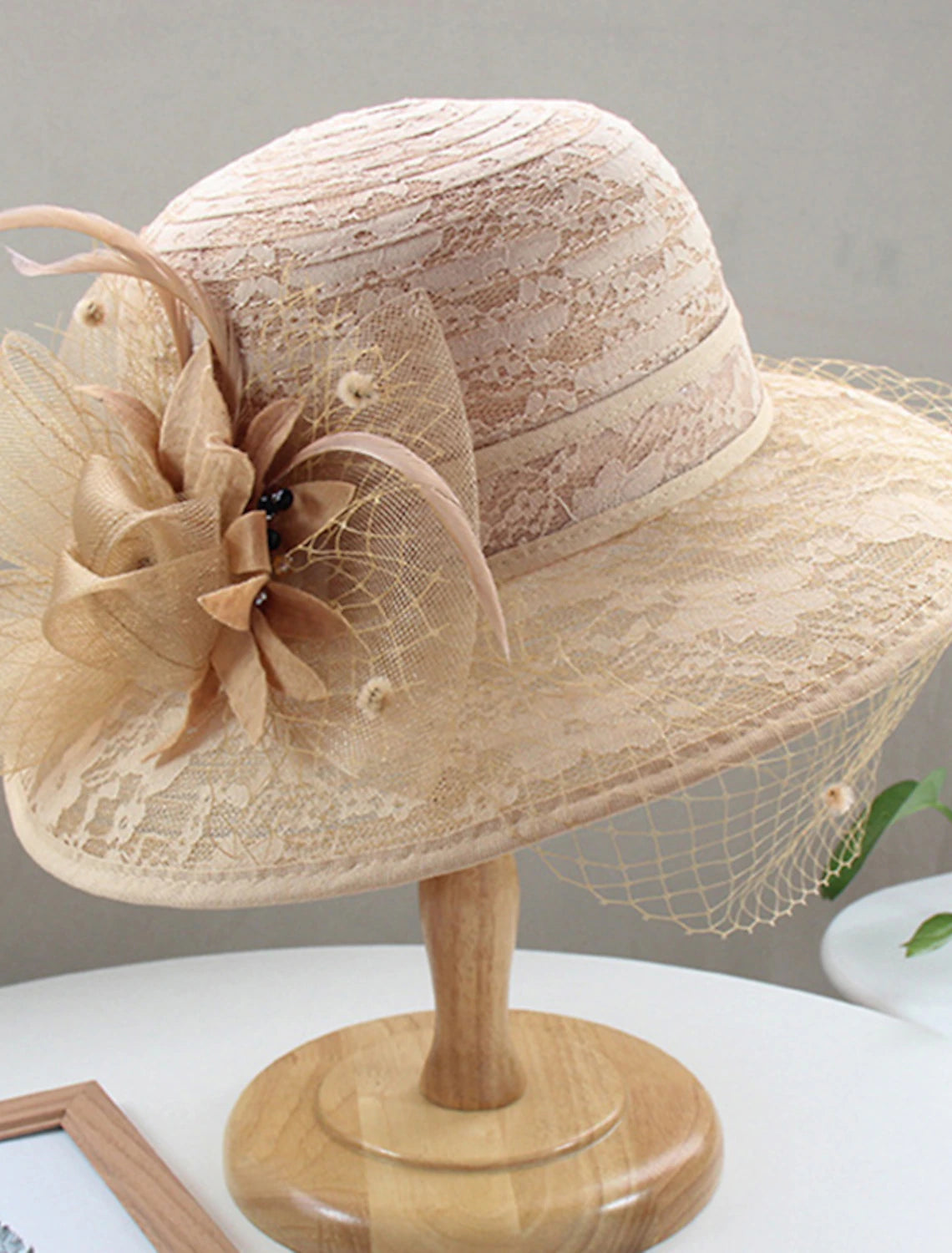 AerbaDress Hats Headwear Tulle Bucket Hat Straw Hat Sun Hat Casual Holiday Kentucky Derby Horse Race Ladies Day Vintage Style Elegant Lace With Feather Lace Headpiece Headwear