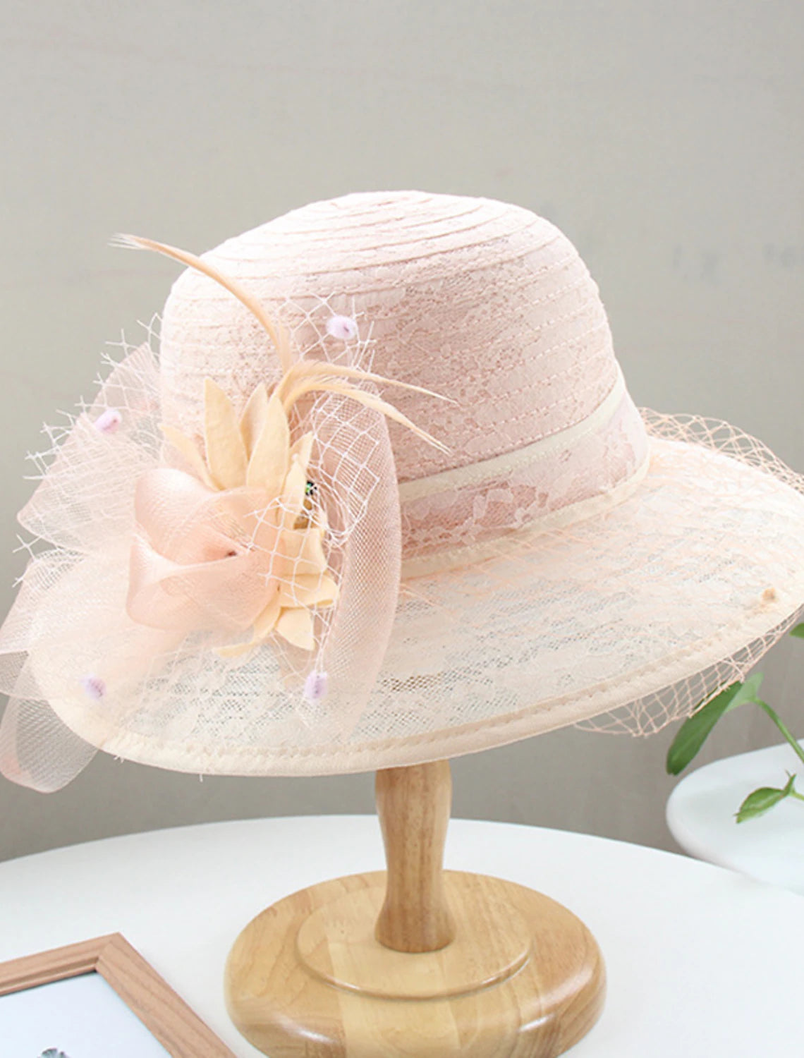 AerbaDress Hats Headwear Tulle Bucket Hat Straw Hat Sun Hat Casual Holiday Kentucky Derby Horse Race Ladies Day Vintage Style Elegant Lace With Feather Lace Headpiece Headwear