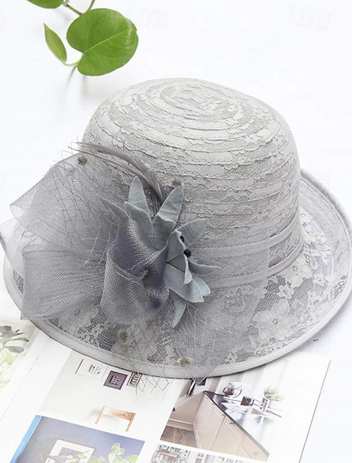 AerbaDress Fascinators Kentucky Derby Hat Headwear Organza Bowler / Cloche Hat Bucket Hat Straw Hat Casual Holiday Elegant Vintage With Feather Bowknot Headpiece Headwear