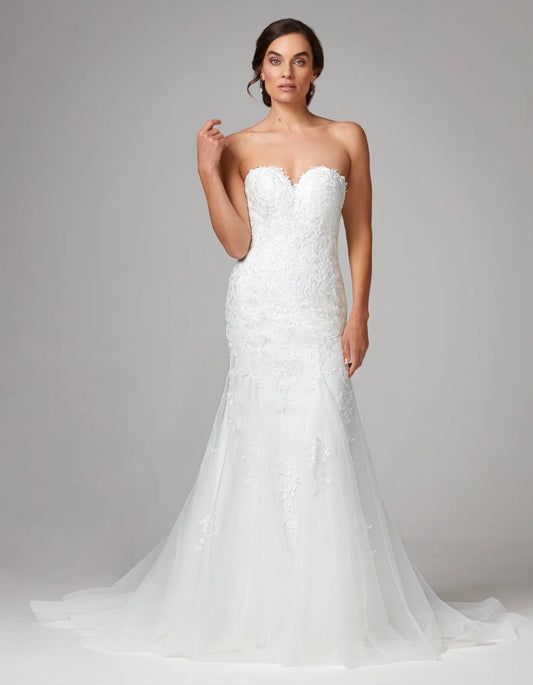 AerbaDress a strapless tulle mermaid with fine floral lace