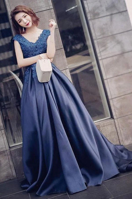 AerbaDress Prom Dresses Charming A-Line V-Neck Navy Blue Satin Cap Sleeve  with Lace Appliques
