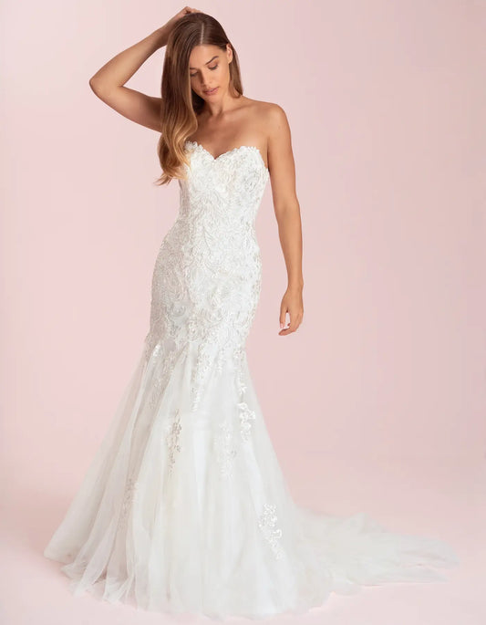 AerbaDress an ornate lace mermaid gown