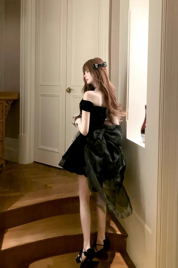 Glamorous A-Line Off-the-Shoulder  Bow-Adorned Black Velvet Homecoming Dresses