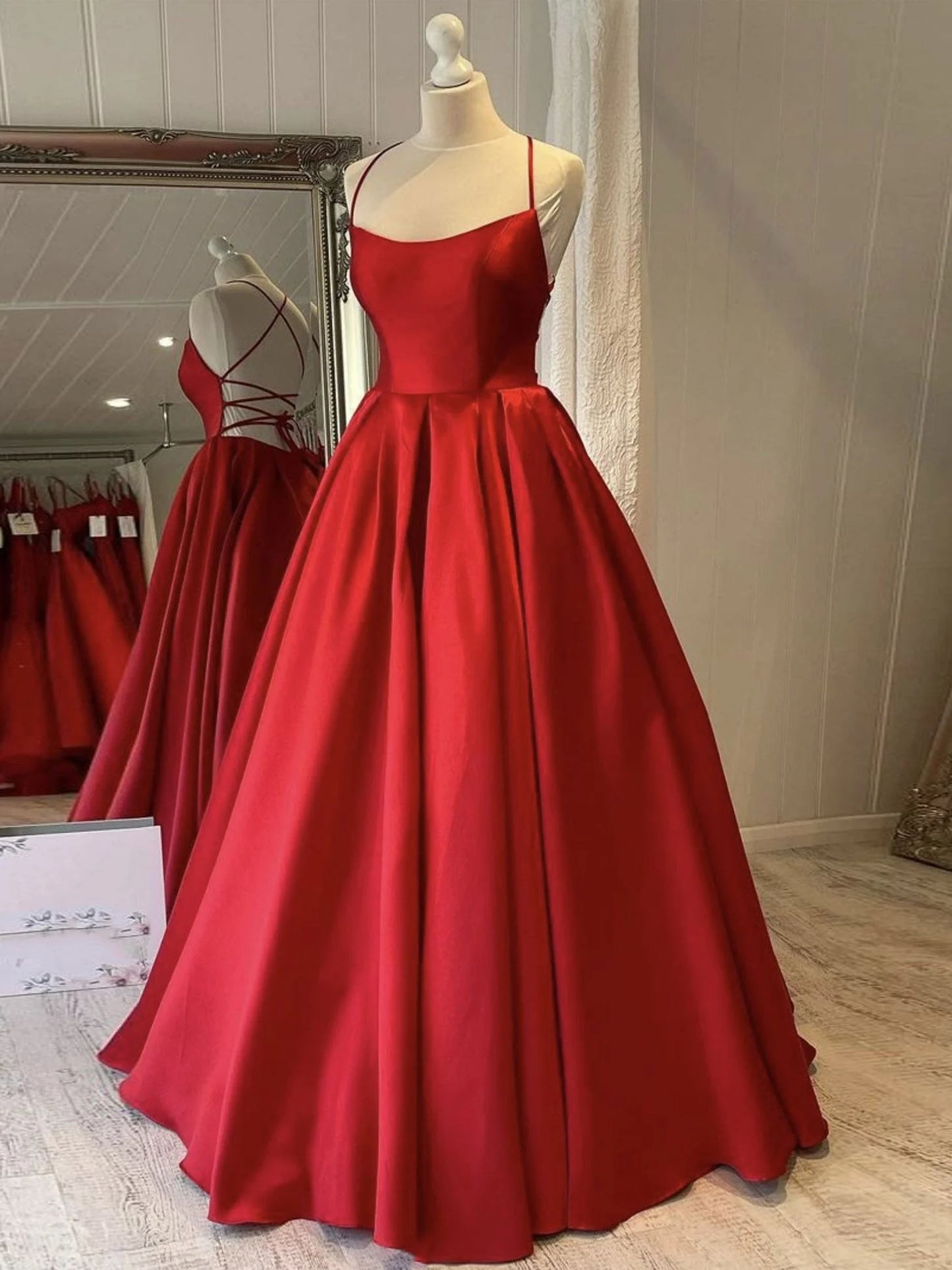 Glamorous Scoop Neck Sleeveless Lace-Up Red Floor-Length Evening Dress