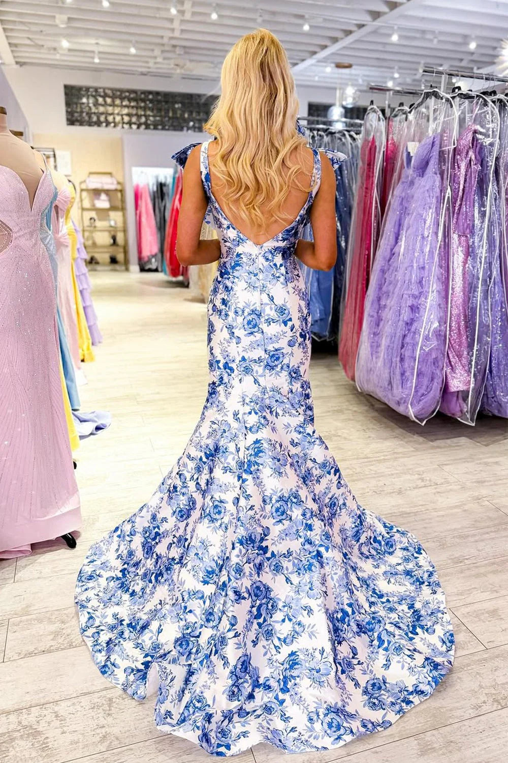 Gorgeous Mermaid Plunging Sleeveless Floral Print Prom Dress