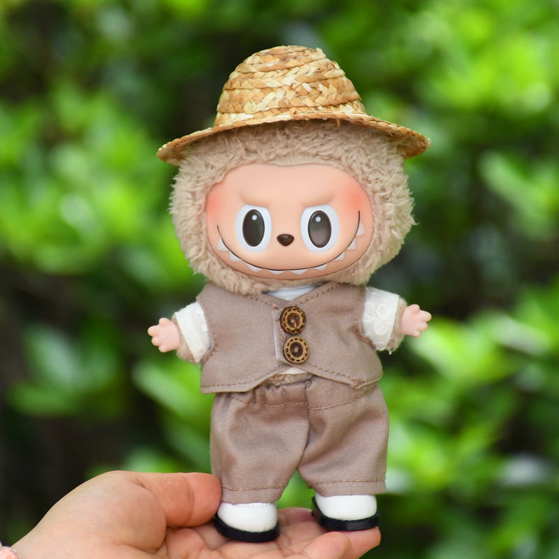 Handmade Labubu set can be paired with Labubu V1 Macaron and V2 seats with a 17cm vinyl pendant It is a gentleman's suit set with a straw hat and can be changed with Labubu (excluding dolls)