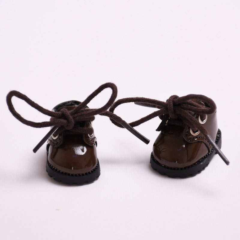 Handmade Labubu set can be paired with Labubu V1 Macaron and V2 seats with a 17cm vinyl pendant It is a gentleman's suit set with a straw hat and can be changed with Labubu (excluding dolls)（副本）
