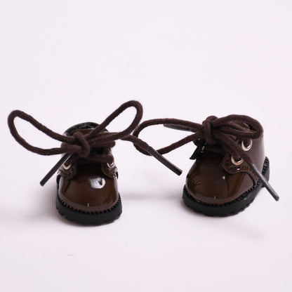 Handmade Labubu set can be paired with Labubu V1 Macaron and V2 seats with a 17cm vinyl pendant It is a gentleman's suit set with a straw hat and can be changed with Labubu (excluding dolls)（副本）