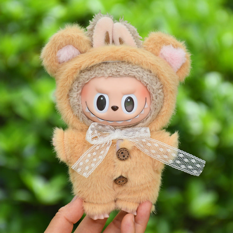 Handmade Labubu set can be paired with Labubu V1 Macaron and V2 seats with 17cm hanging accessories. Labubu plush teddy bear jumpsuit keychain and cute baby clothes (excluding dolls)