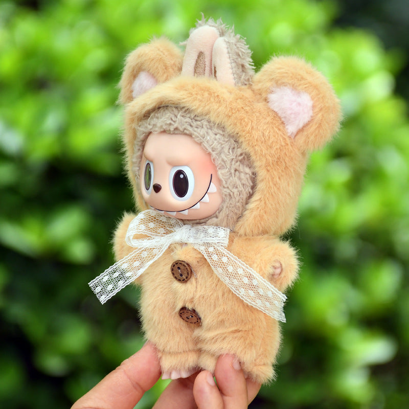 Handmade Labubu set can be paired with Labubu V1 Macaron and V2 seats with 17cm hanging accessories. Labubu plush teddy bear jumpsuit keychain and cute baby clothes (excluding dolls)