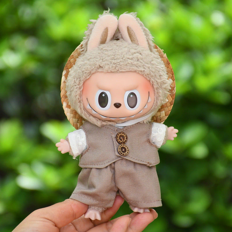 Handmade Labubu set can be paired with Labubu V1 Macaron and V2 seats with a 17cm vinyl pendant It is a gentleman's suit set with a straw hat and can be changed with Labubu (excluding dolls)