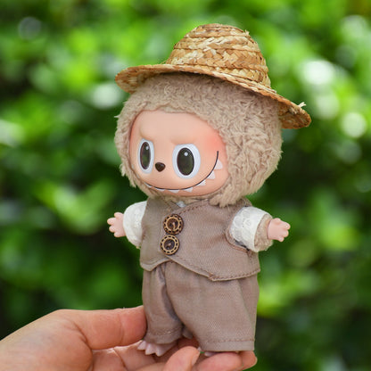 Handmade Labubu set can be paired with Labubu V1 Macaron and V2 seats with a 17cm vinyl pendant It is a gentleman's suit set with a straw hat and can be changed with Labubu (excluding dolls)