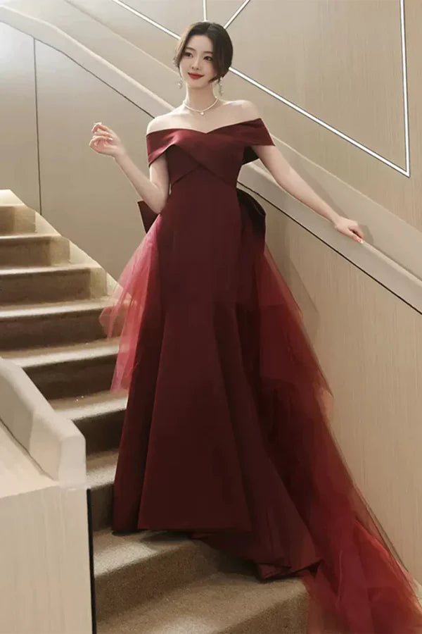 Romantic Mermaid Bow-embellished Burgundy Train-length Prom Dress