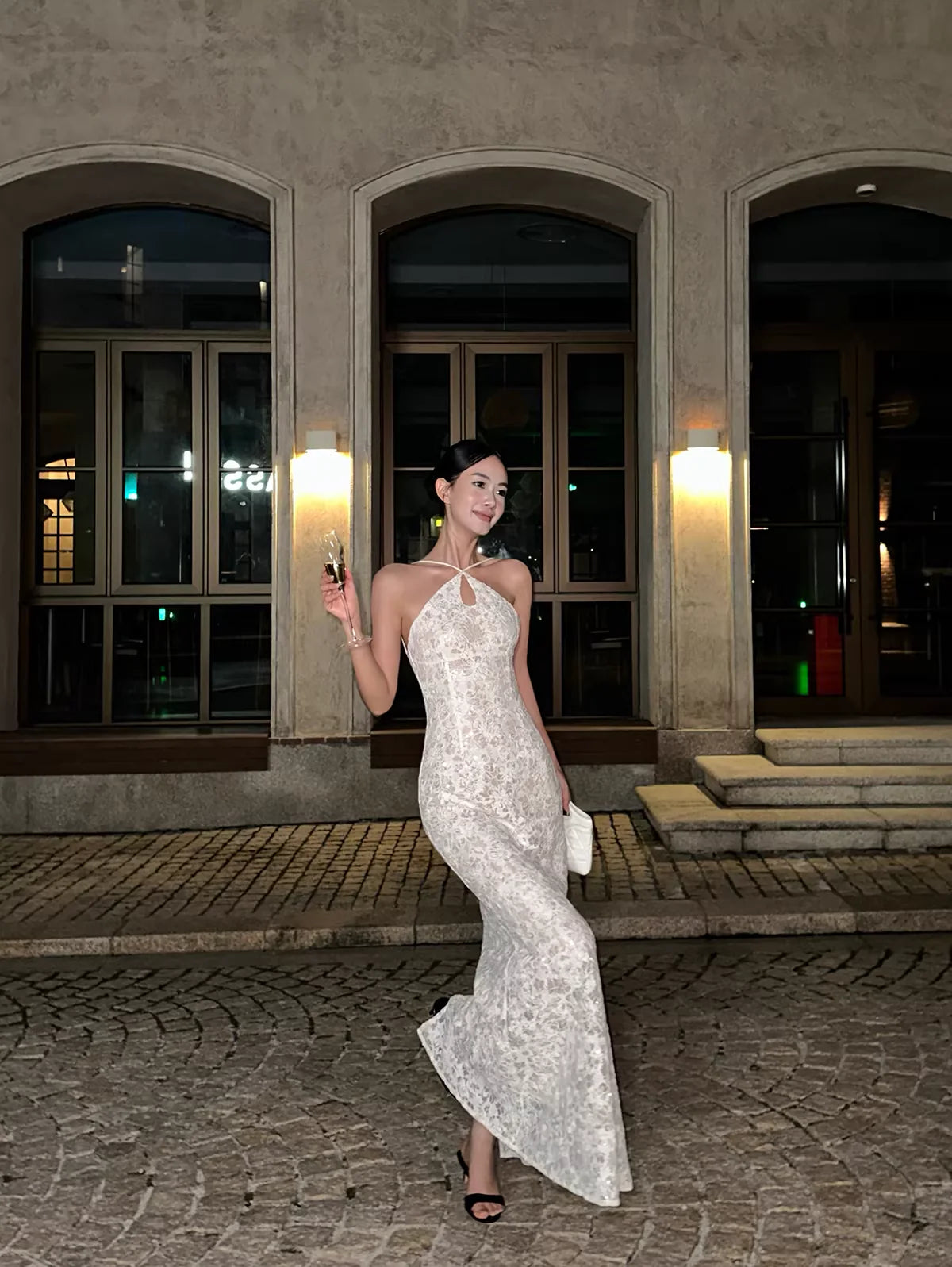 Romantic Mermaid Halter-Neck Sleeveless Lace Ivory Long Evening Dresses