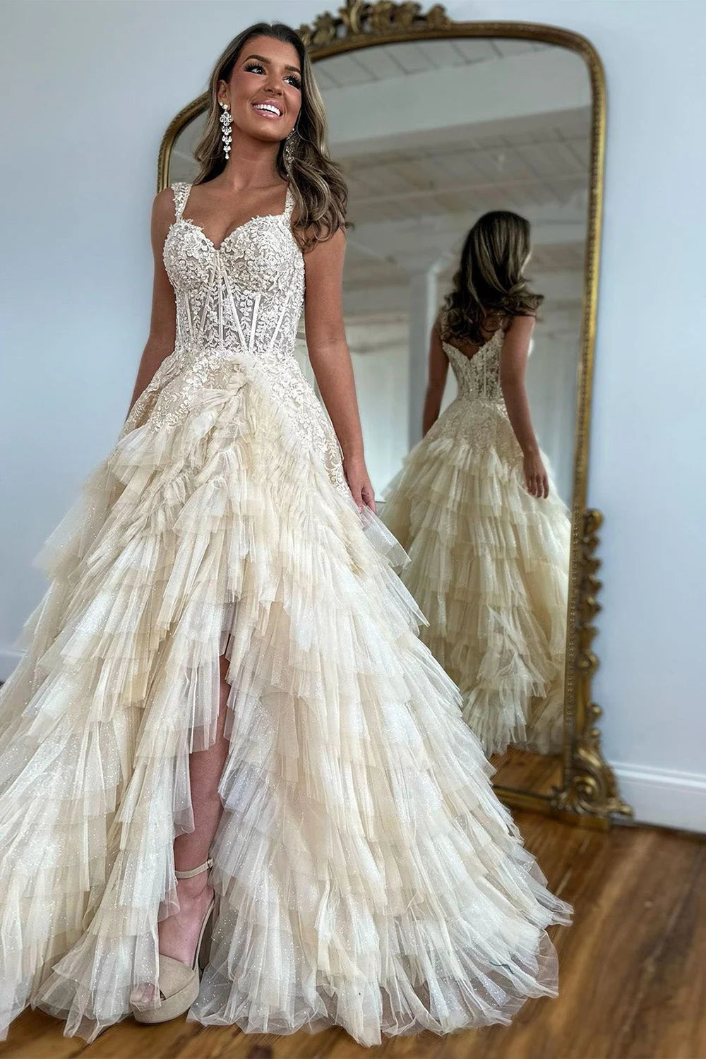 Romantic Sweetheart Sleeveless Ruffled Champagne Floor-Length Prom Dress