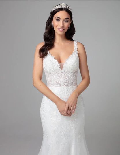 AerbaDress a sparkling chantilly lace gown Wedding Dresses