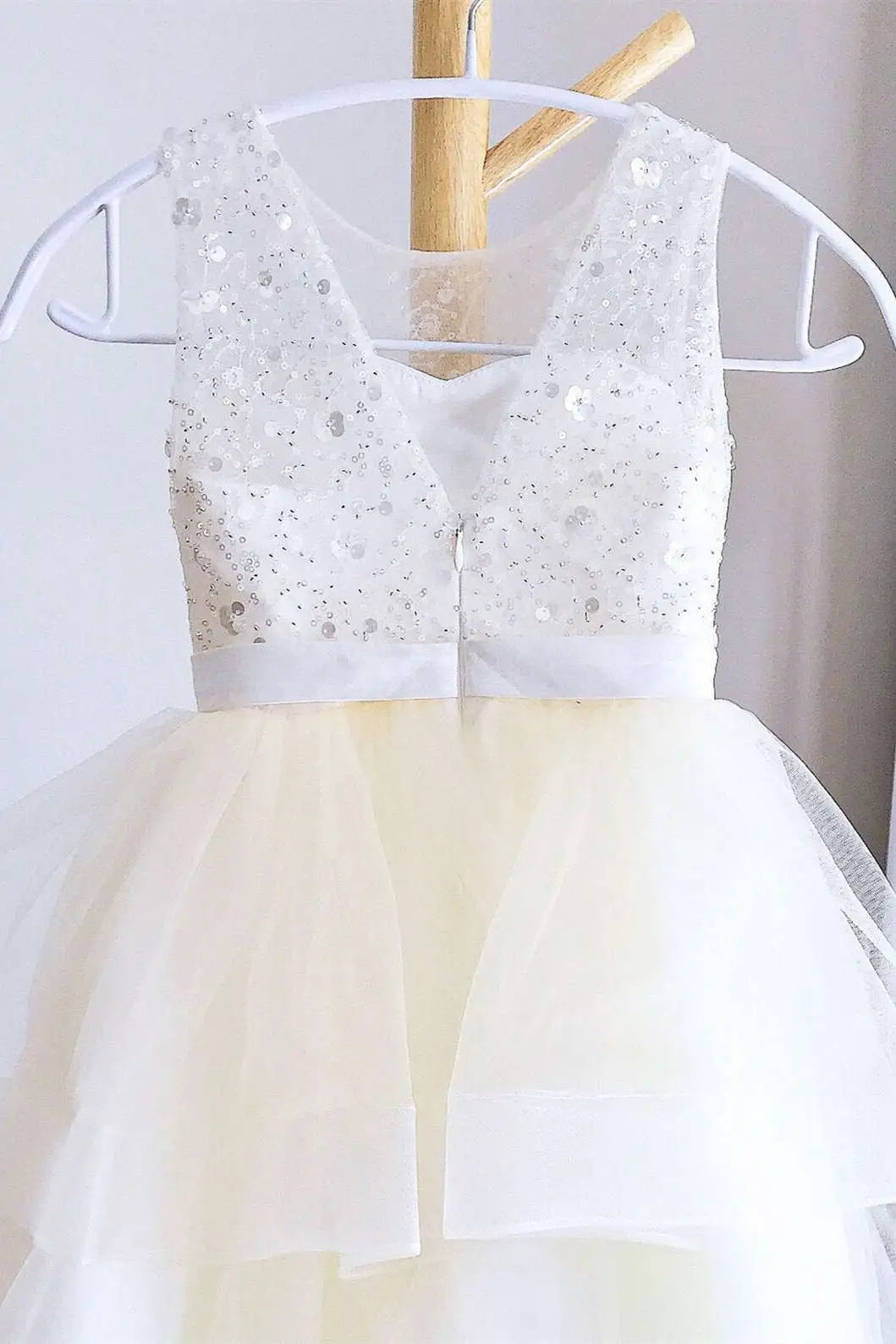 Wedding Flower Girl Dress A Line Crew Neck Sleeveless V-Back Sequin Tulle Layering Ruched Sparkle Girl Communion Formal Dress Princess Dress
