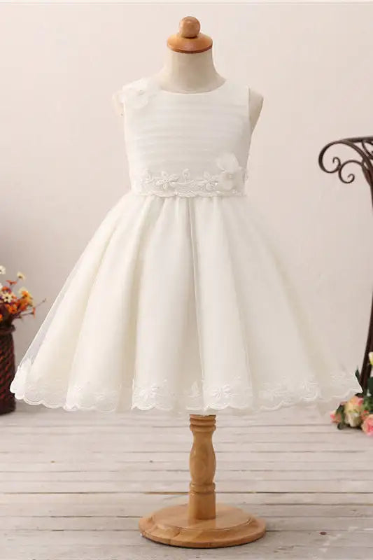 Wedding Flower Girl Dress A Line Round Neck Sleeveless Lace Applique Adorable 3D Flowers Pearl with Bow Girl Communion Formal Dress Princess Dress
