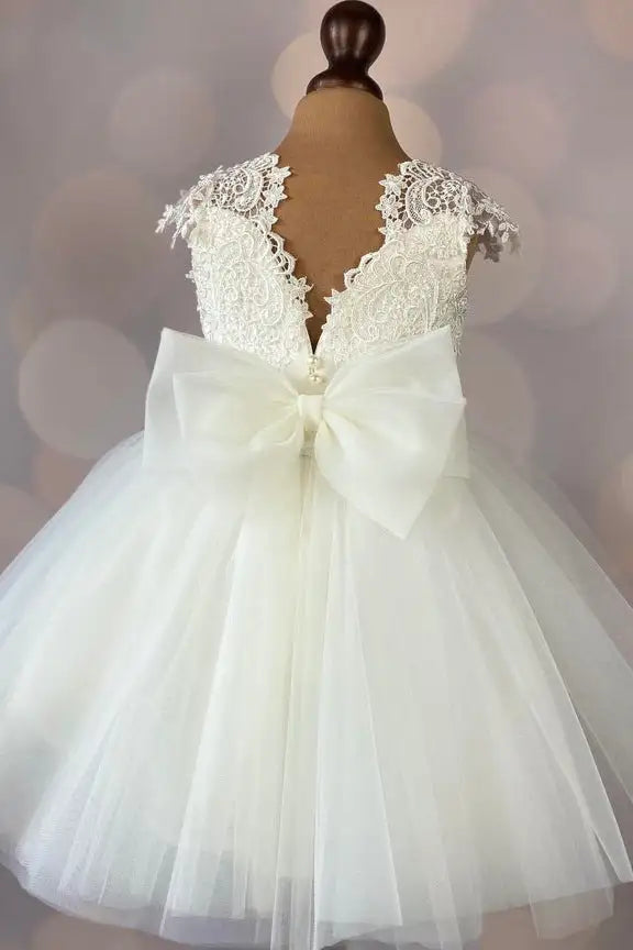 Wedding Flower Girl Dress A Line Sleeveless Lace Appliqued V Back Bow Cute Girl Communion Formal Dress Princess Dress