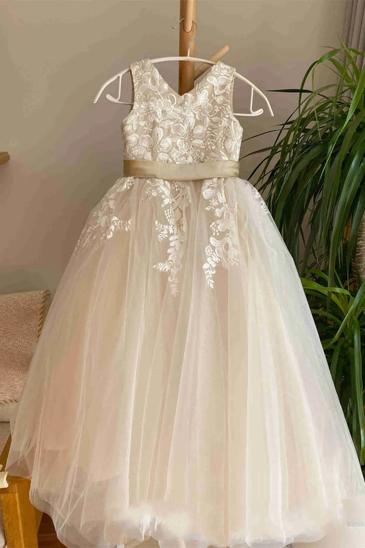 Wedding Flower Girl Dress A Line Sleeveless V-Neck Lace Appliques Tulle With Sash V-Back With Bow Exquisite Girl Communion Formal Dress Princess Dress