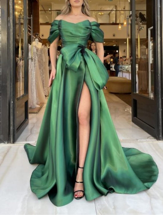 A-Line Evening Gown Sparkle Christmas Red Green Dress Dress Formal Wedding Reception Chapel Train Short Sleeve Off Shoulder Satin with Bow(s) Ruched Beading