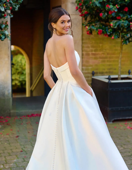AerbaDress a modern strapless ball gown in luxurious mikado