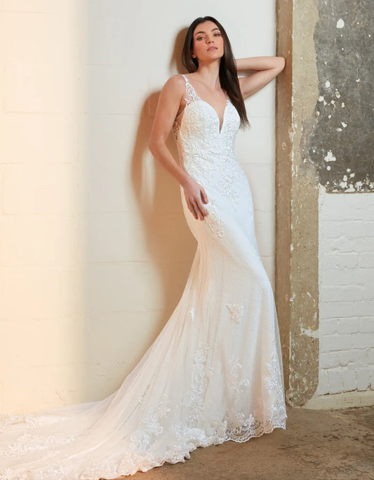 AerbaDress a contemporary sheath with matte floral lace