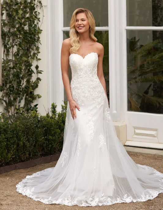 AerbaDress modern strapless fit and flare with tulle and lace