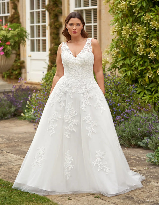 AerbaDress a classic floral lace a-line with button fastening