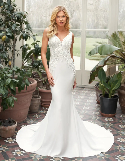 AerbaDress simply elegant sheath with floral lace and straps