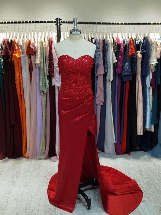 Sheath/Column Elastic Woven Satin Sequin Sweetheart Sleeveless Court Train Dresses