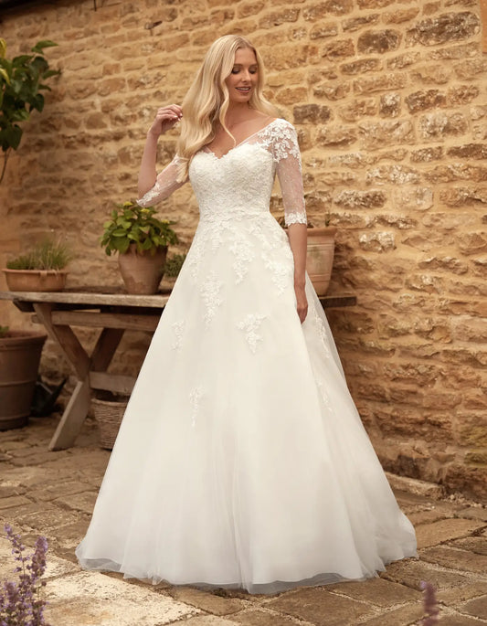 AerbaDress a vintage inspired wedding dress with illusion detail