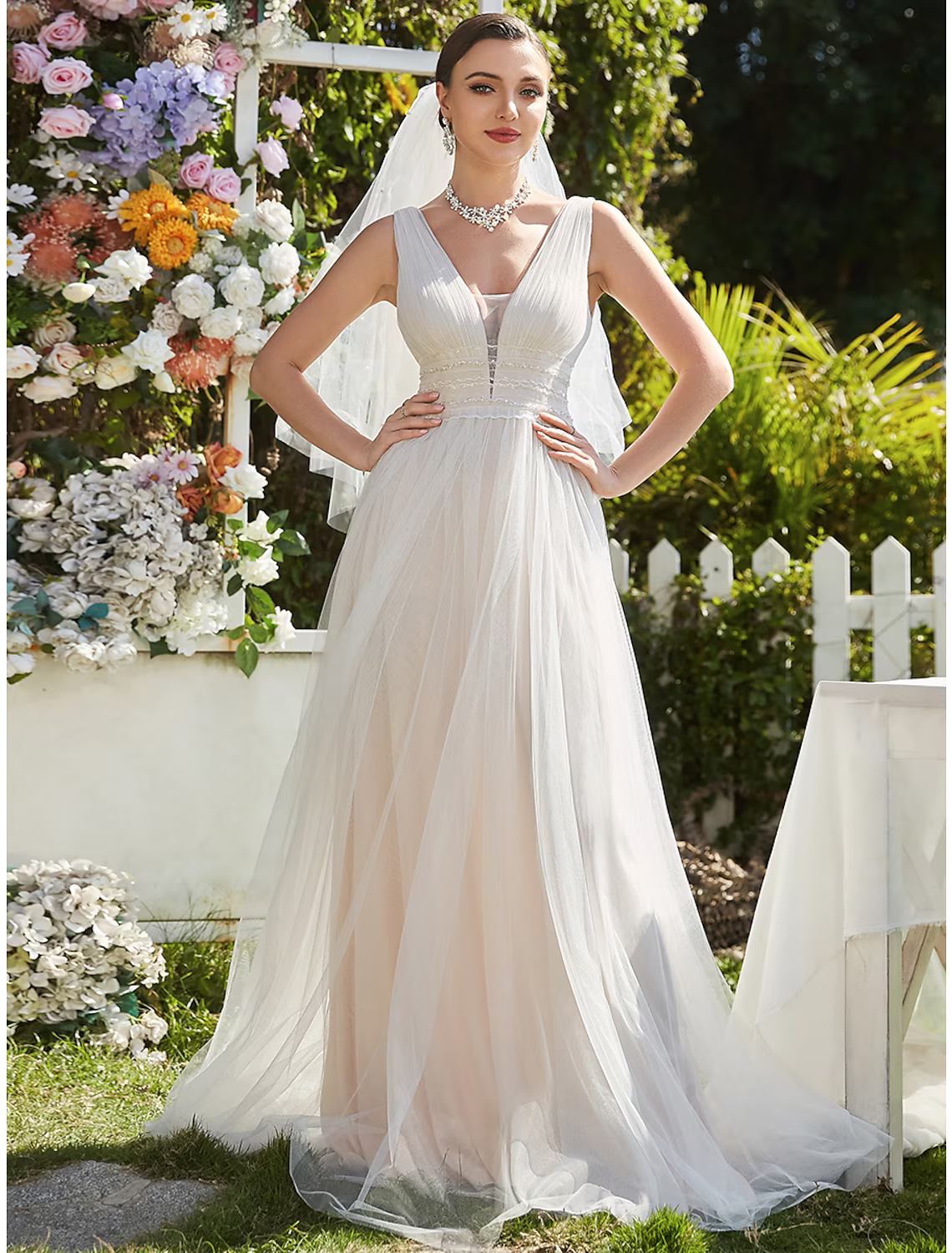 Beach Casual Wedding Dresses Floor Length A-Line Sleeveless V Neck Lace With Lace Embroidery