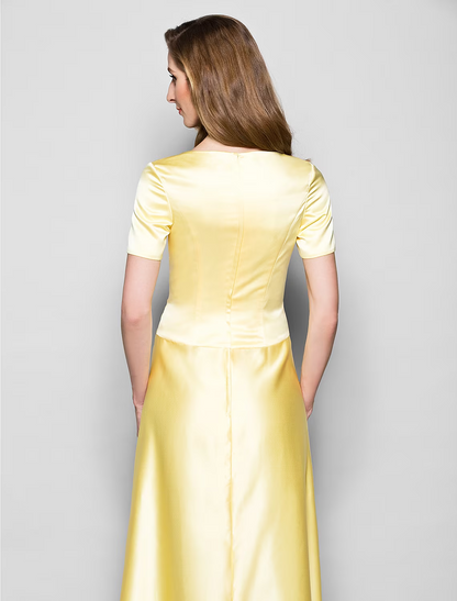 A-Line Mother of the Bride Dress Vintage Plus Size Elegant  Floor Length Satin Short Sleeve with Ruched Crystals