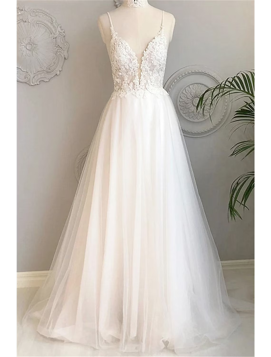 Beach Wedding Dresses A-Line Sleeveless Strap Lace With Buttons Appliques